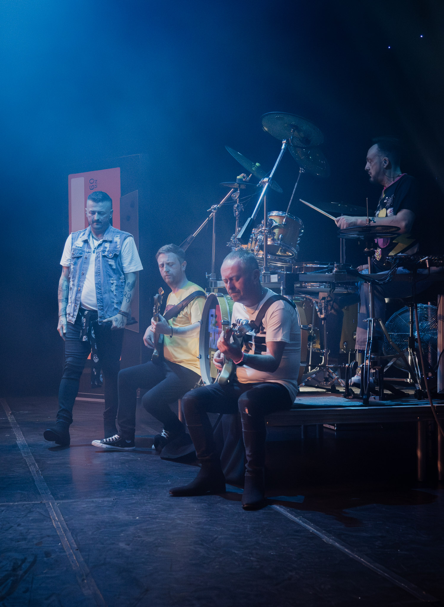 The Rubix Effect mid-set performance during a slow ballad